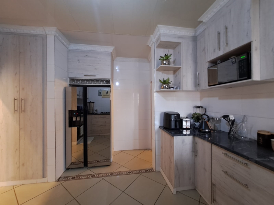 3 Bedroom Property for Sale in Rustenburg North North West